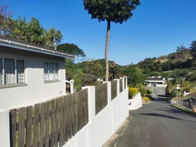 3 Bedroom Townhouse To Let in Amanzimtoti