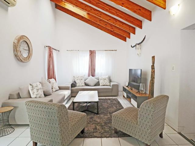 3 Bedroom Townhouse To Let in Bryanston