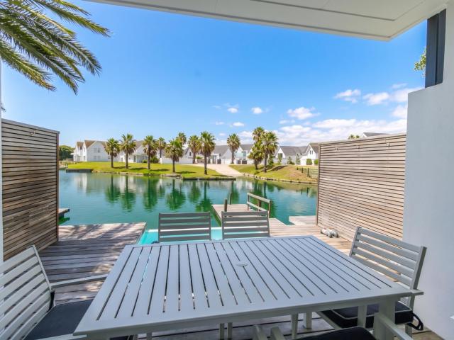 3 Bedroom Townhouse To Let in Canals