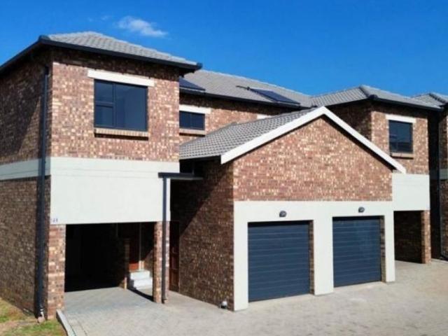 3 Bedroom Townhouse To Let in Die Heuwel Ext 1