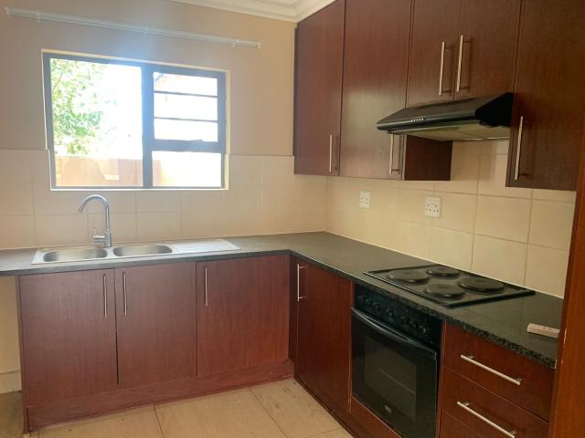 3 Bedroom Townhouse To Let in Hillside