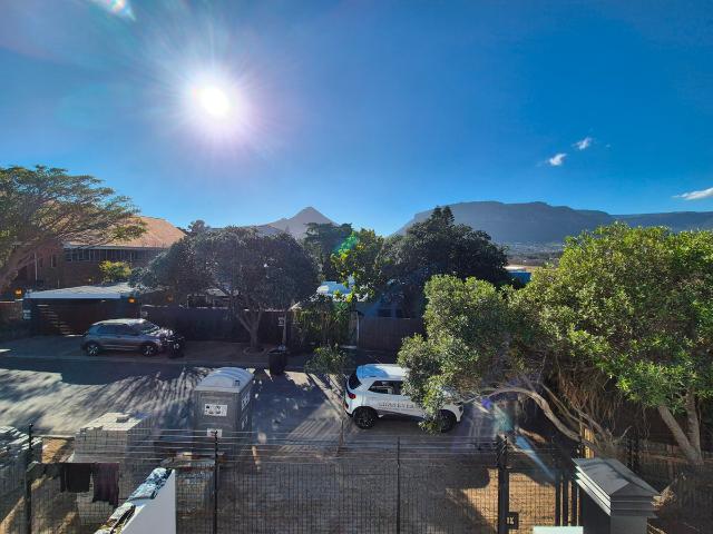 3 Bedroom Townhouse To Let in Hout Bay Central
