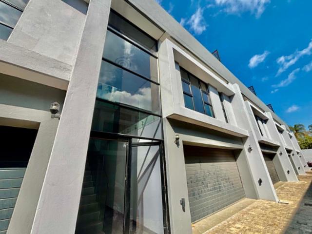 3 Bedroom Townhouse To Let in Illovo