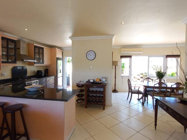 3 Bedroom Townhouse To Let in Somerset Park