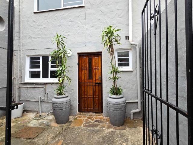 3 Bedroom Townhouse To Rent in Cambridge West