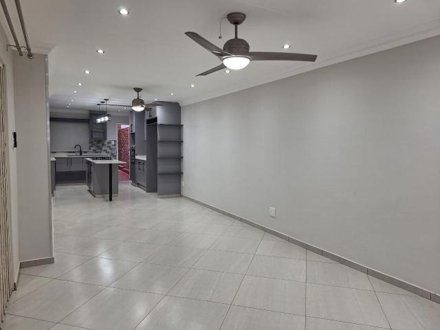 3 Bedroom Townhouse To Rent in Cashan