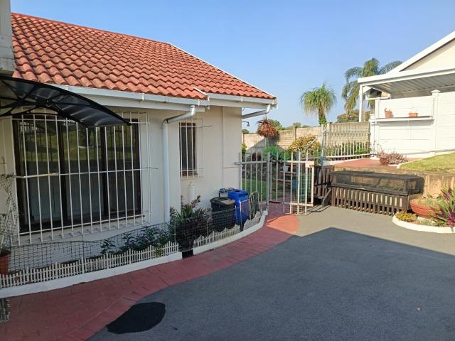 3 Bedroom Townhouse To Rent in Astra Park