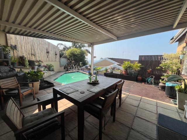 3 Bedroom Townhouse To Rent in Glenashley