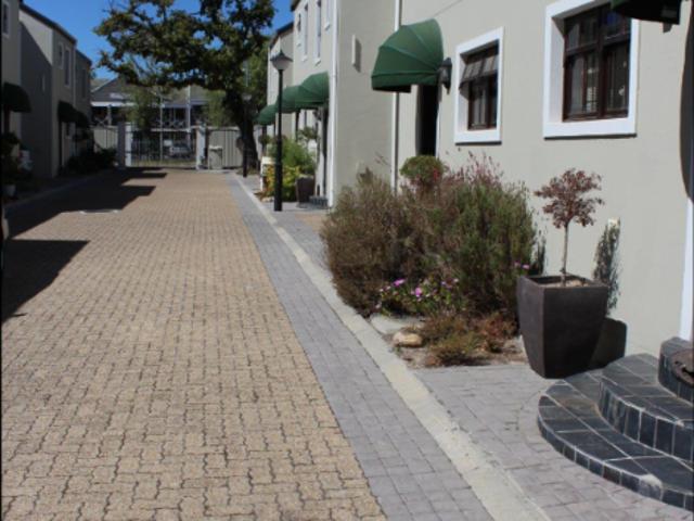 3 Bedroom Townhouse to Rent in Durbanville Central
