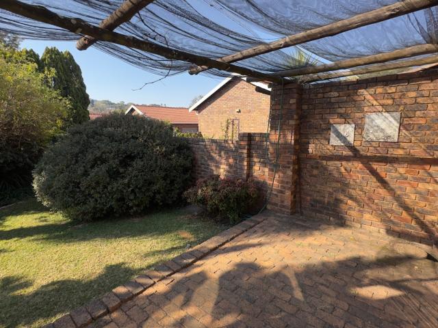 3 Bedroom Townhouse To Rent in Faerie Glen