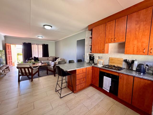 3 Bedroom Townhouse To Rent in Honeydew Manor