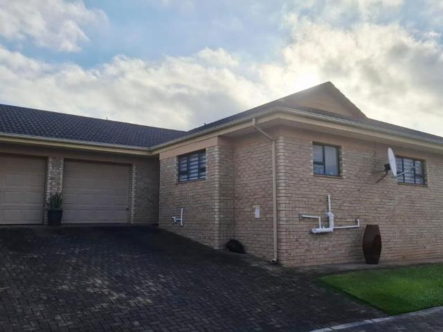 3 Bedroom Townhouse to Rent in Heather Park