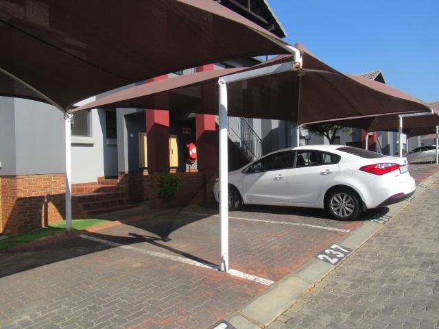3 Bedroom Townhouse To Rent in Oakdene