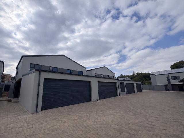3 Bedroom Townhouse To Rent in Olympus AH