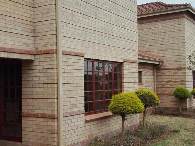3 Bedroom Townhouse To Rent in Louis Trichardt