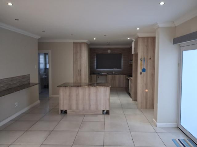 3 Bedroom Townhouse To Rent in Lorraine