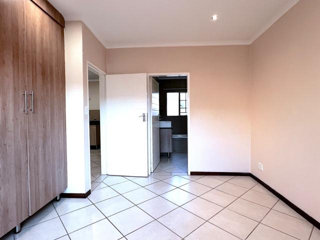 3 Bedroom Townhouse To Rent in Mooikloof Ridge