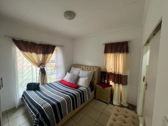 3 Bedroom Townhouse To Rent in North Riding AH