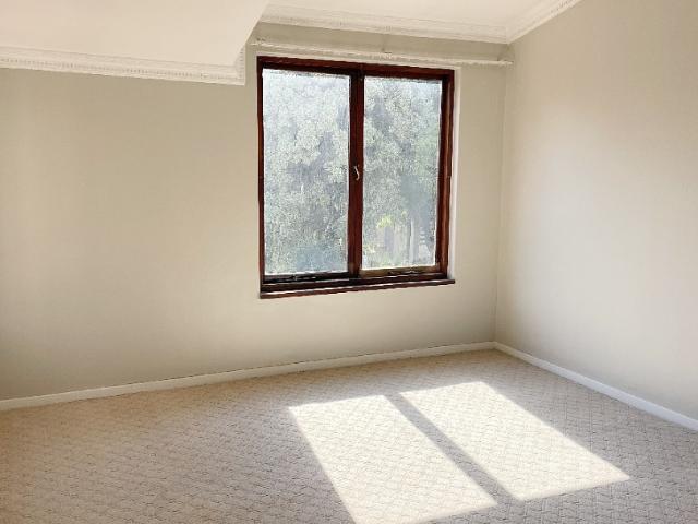 3 Bedroom Townhouse To Rent in Sandton Central