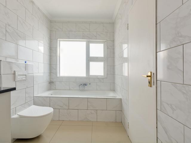 3 Bedroom Townhouse To Rent in Parkmore