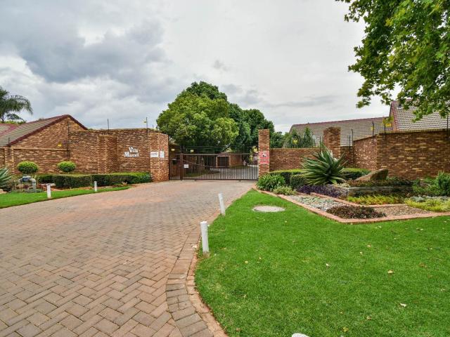 3 Bedroom Townhouse To Rent in Rietvalleirand