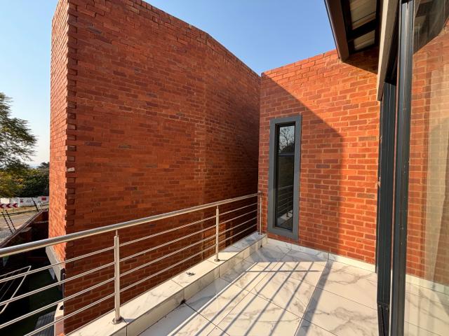 3 Bedroom Townhouse To Rent in Waterkloof Glen