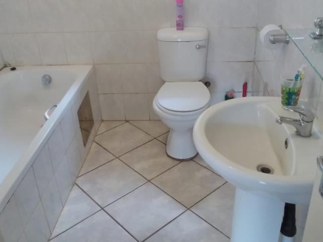 3 Bedroom Townhouse To Rent in Witpoortjie