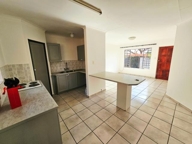 3 Bedroom Townhouse To Rent in Wierda Park