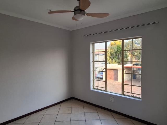 3 Bedroom Townhouse To Rent in Willow Park Manor