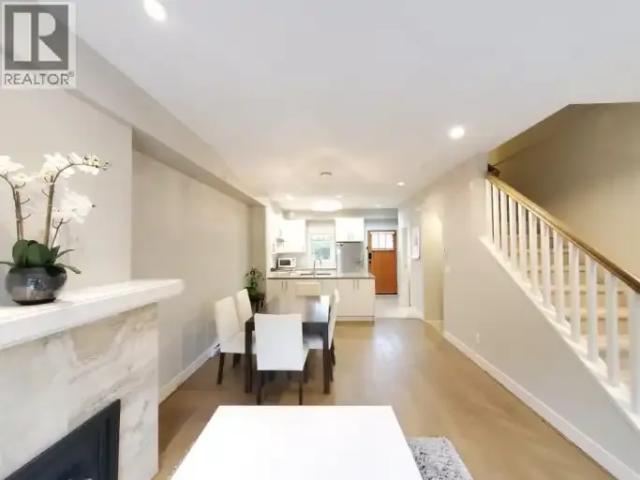 3 Bedroom Townhouse Vancouver BC 102794976