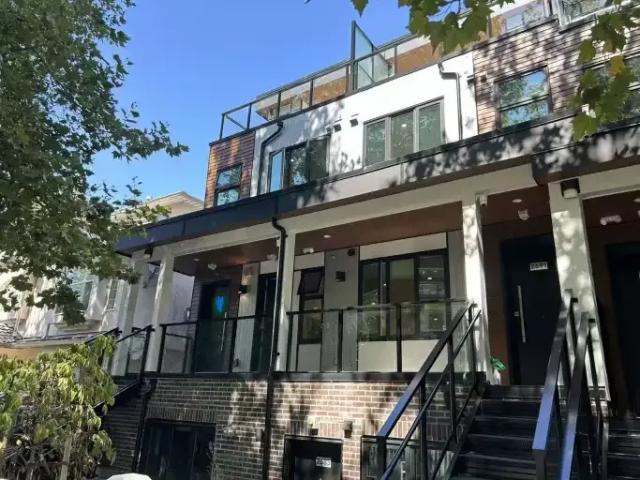 3 Bedroom Townhouse Vancouver BC 103060425