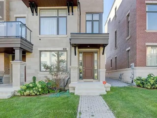 3 Bedroom Townhouse Vaughan ON 104888819