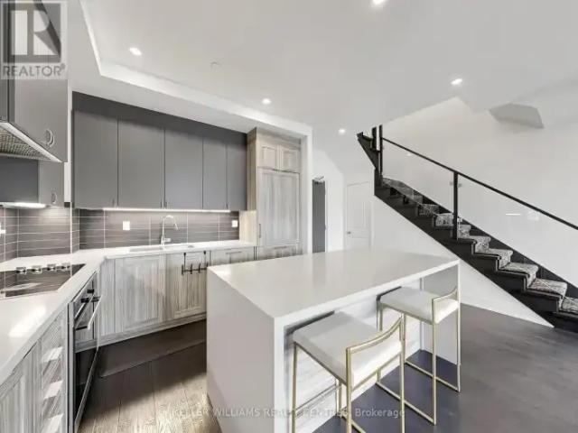 3 Bedroom Townhouse Vaughan ON 105004842
