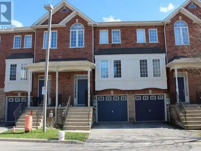 3 Bedroom Townhouse Vaughan ON 105023376