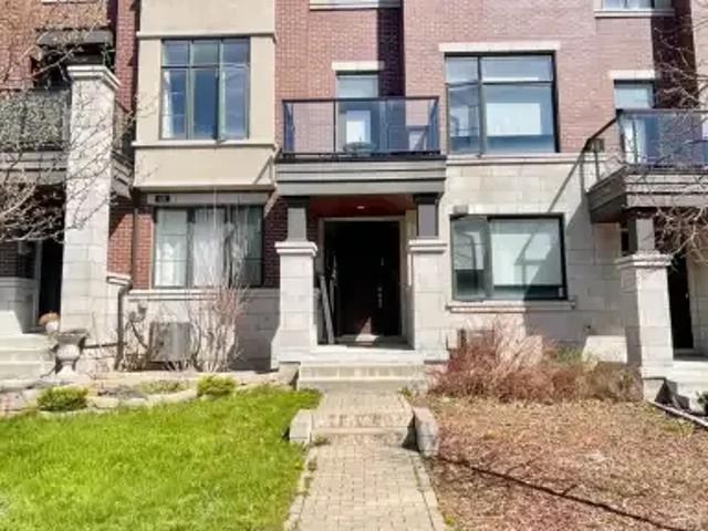 3 Bedroom Townhouse Vaughan ON 103322808