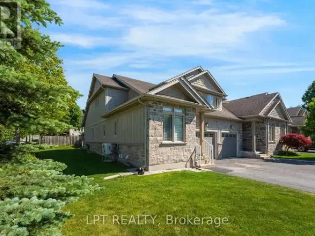 3 Bedroom Townhouse Waterloo ON 103695334