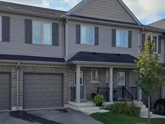 3 Bedroom Townhouse Waterloo ON 103879745
