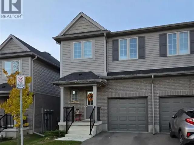 3 Bedroom Townhouse Waterloo ON 105198739