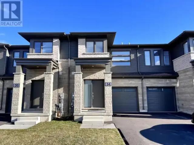 3 Bedroom Townhouse Welland ON 104257079