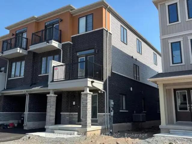 3 Bedroom Townhouse Welland ON 104941026