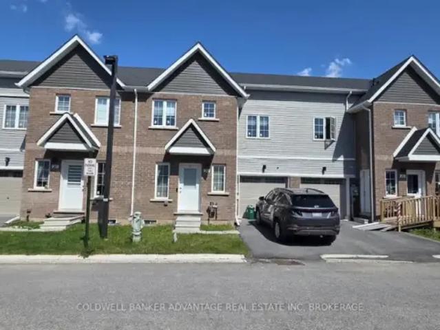 3 Bedroom Townhouse Welland ON 102795011