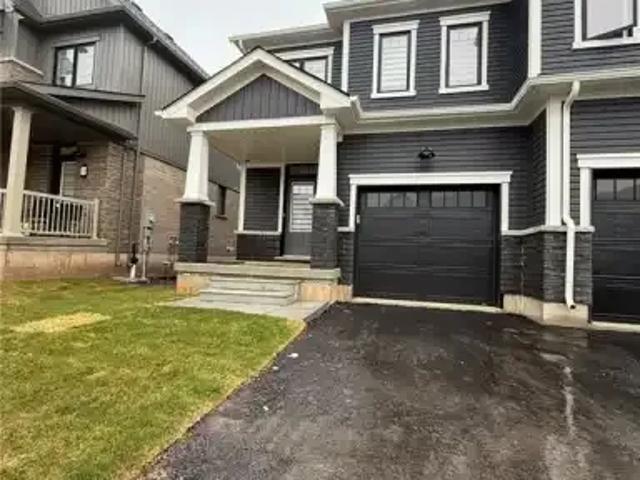 3 Bedroom Townhouse Welland ON LS101878337