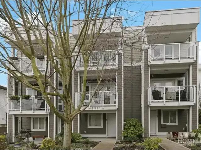 3 Bedroom Townhouse White Rock BC 103368108