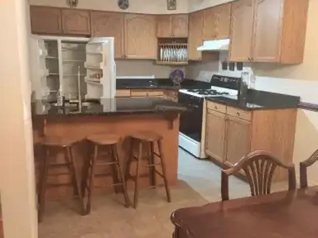 3 Bedroom Townhouse Windsor ON 104142945