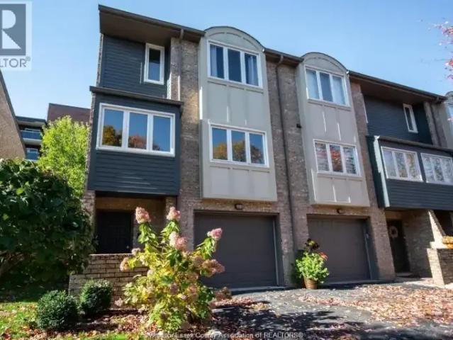 3 Bedroom Townhouse Windsor ON 104224769