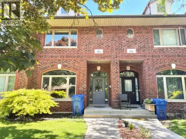 3 Bedroom Townhouse Windsor ON 102579007