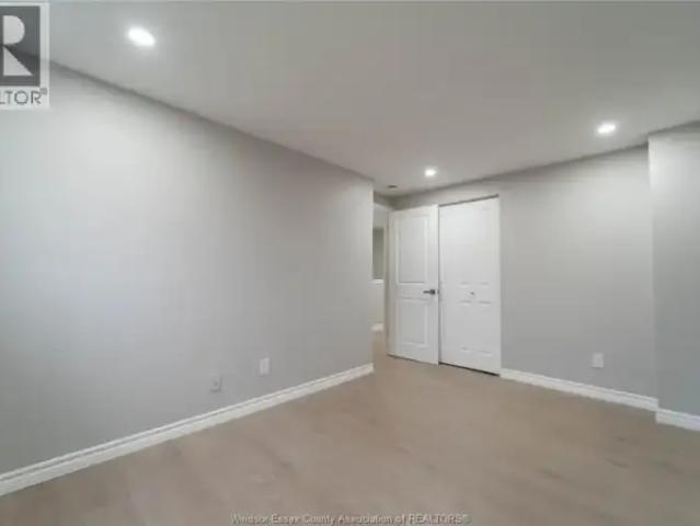 3 Bedroom Townhouse Windsor ON 102701670