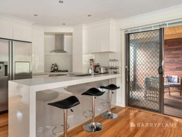 3 Bedroom Unit Opposite Beach