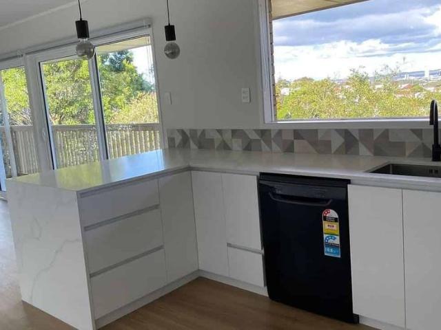 3 Bedroom ultra modern and large in Hillcrest