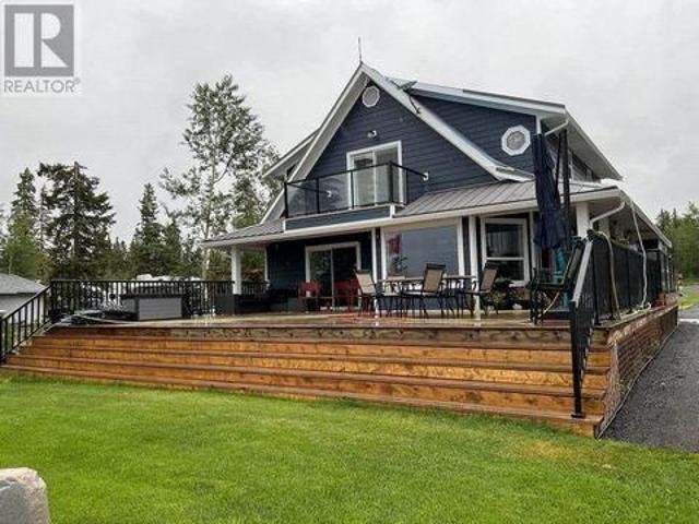 3 Bedroom Villa 70 Mile House British Colombia 87273944